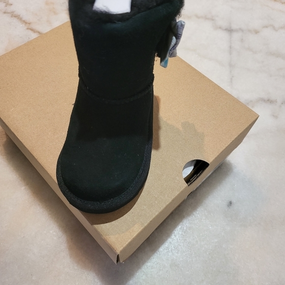 Boots - Picture 2 of 5